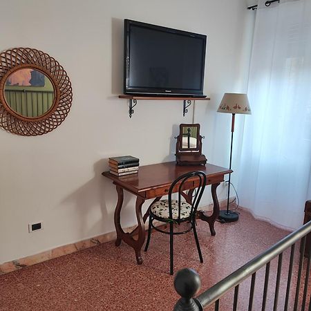 Pink House Apartment Fara in Sabina Exterior photo